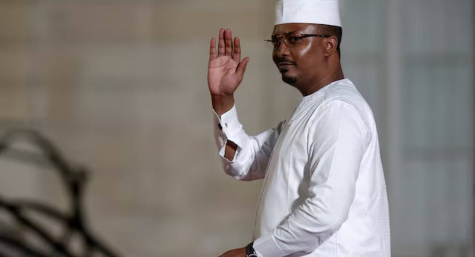 பயணத் தடை தொடர்பாக அமெரிக்க குடிமக்களுக்கு விசா வழங்குவதை நிறுத்தி வைத்துள்ள சாட்