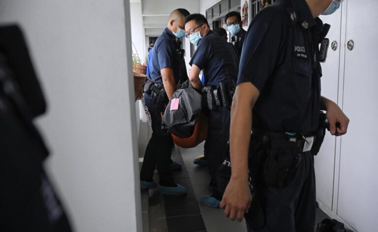 சிங்கப்பூரில் வீட்டு உரிமைக்காக தந்தையை கொன்ற மகளுக்கு கிடைத்த தண்டனை