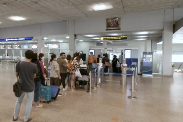 முதன்முறையாக 19 புலம்பெயர்ந்தோரை திருப்பி அனுப்பிய பிரித்தானியா..!