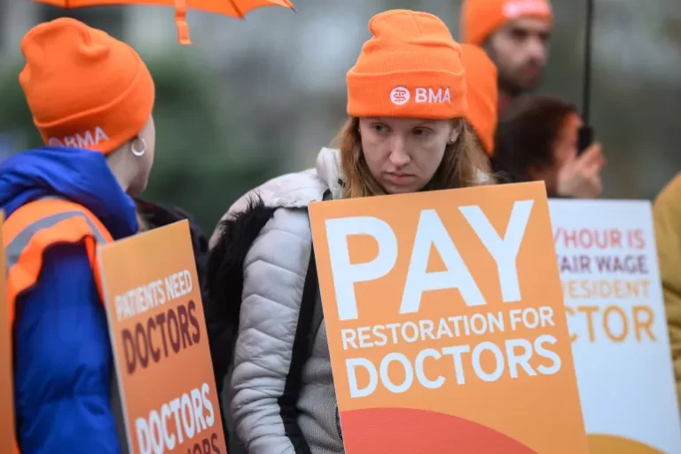 England’s resident doctors to strike for five days