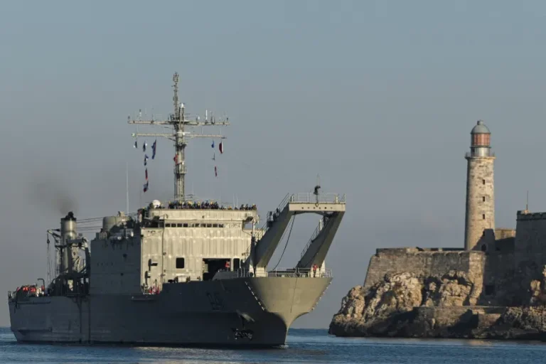 Mexican ships arrive in Cuba with humanitarian cargo amid US oil blockade