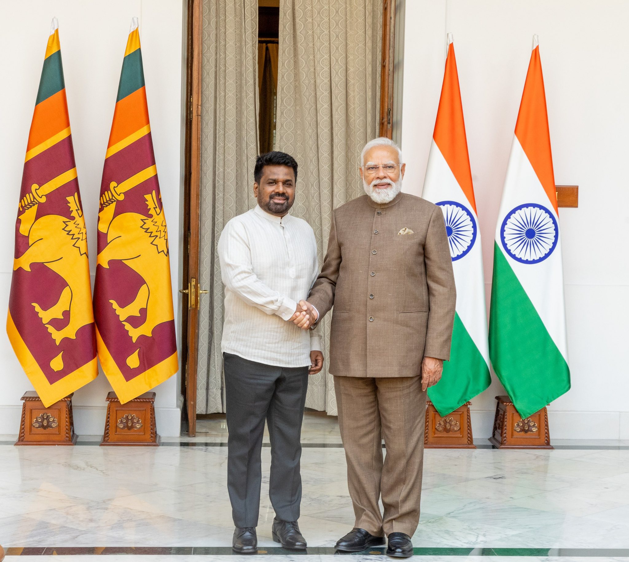 இந்தியப் பிரதமர் நரேந்திர மோடியுடன் ஜனாதிபதி அநுர குமார சந்திப்பு