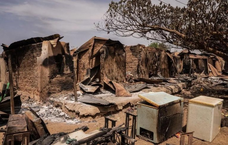 நைஜீரியாவில் இடம்பெற்ற துப்பாக்கிச் சூட்டில் 46 பேர் உயிரிழப்பு!